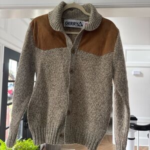 Vintage Gerry Men's cardigan Sweater With Pockets
Sz med ski outdoor wool unisex